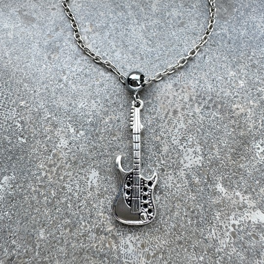 Halsband med gitarr