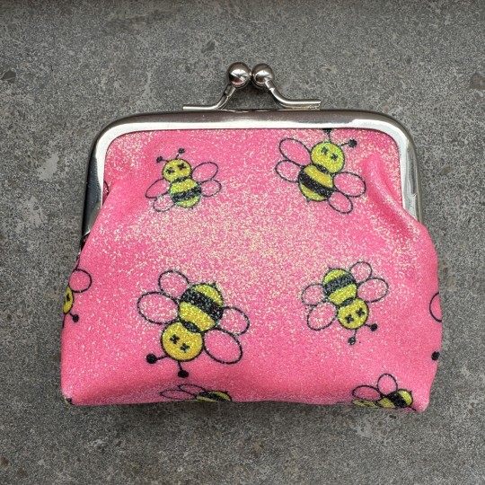 Börs med getingar och glitter