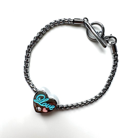 Armband silverfärgad ärtkedja med berlock Love