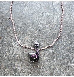 Halsband med berlock giraff