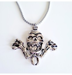Halsband med döskalle